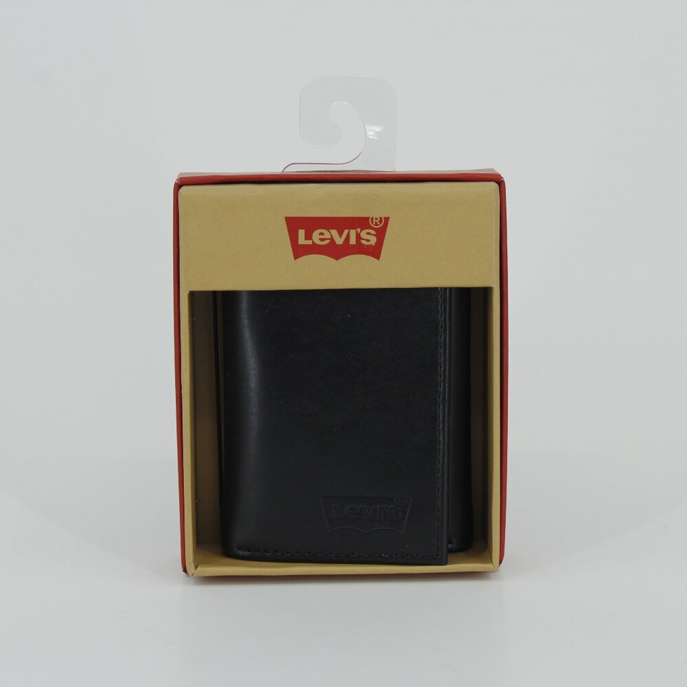 Levi's Genuine Leather Wallet with RFID Protection – New in Box